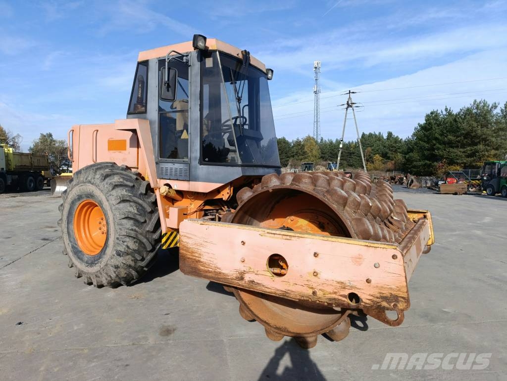 CAT CP 563 Vienvalča grunts veltņi
