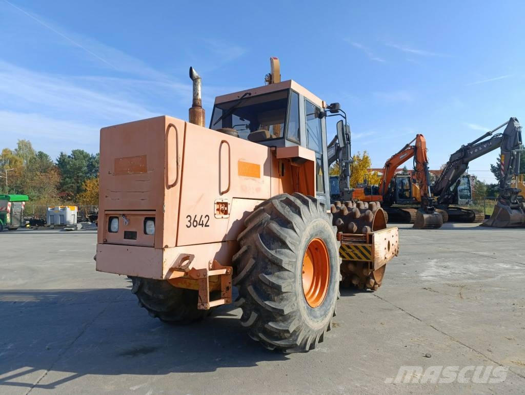CAT CP 563 Vienvalča grunts veltņi