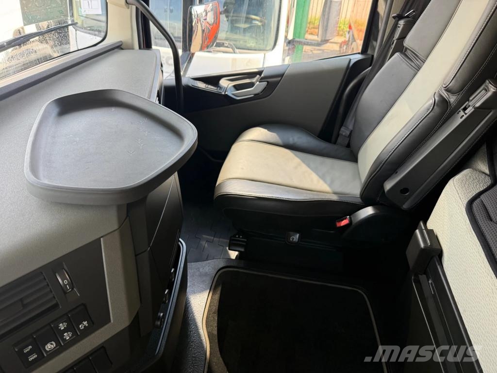 Volvo FH 16.750 FH 8x4*4 / Retarder + HMF 5020-K6 + Flyj Kranen voor alle terreinen