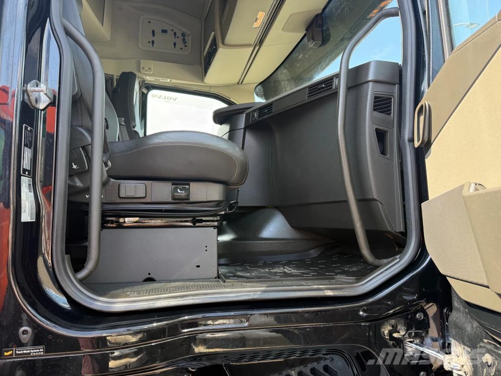 Volvo FH 16.750 FH 8x4*4 / Retarder + HMF 5020-K6 + Flyj Kranen voor alle terreinen