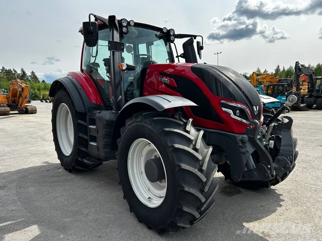 Valtra T 215 Direct/ 50km/h, 6kk Takuu! , Smart touch! Traktorer