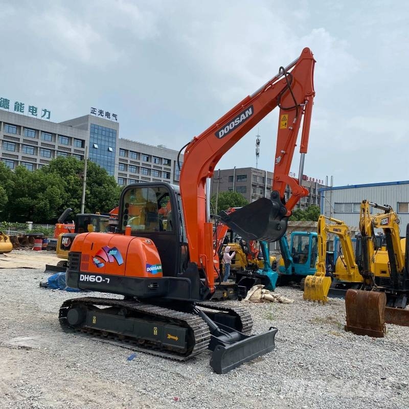 Doosan DH 60-7 Mini kotrók < 7t