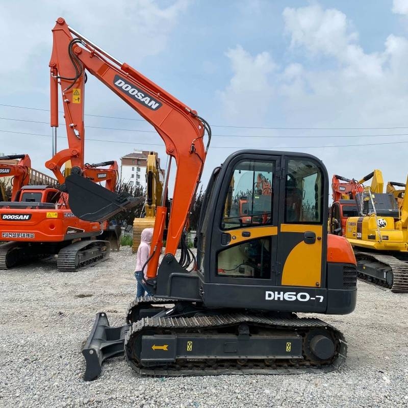 Doosan DH 60-7 Mini kotrók < 7t