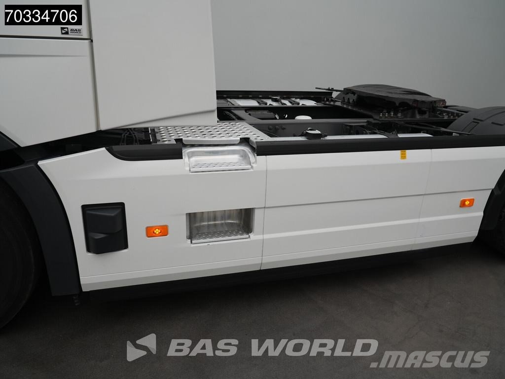 Volvo FH 500 4X2 XL 2x Tanks I-ParkCool ACC APK 04-2027 Vlačilci