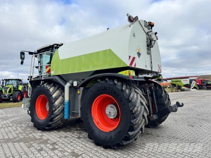 CLAAS XERION 3800 SADDLE TRAC + SGT Aufbau Трактори