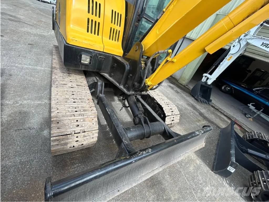 Hyundai R60-7 Bageri guseničari