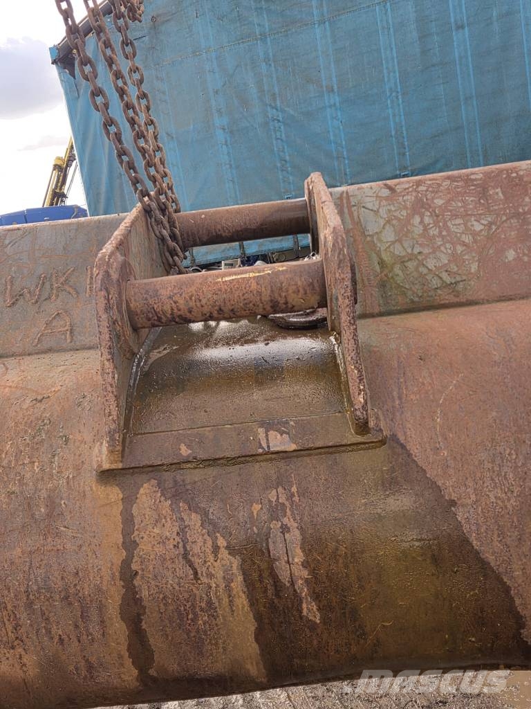 Selection of Digging Buckets to fit 20-24 ton Excavators Buckets