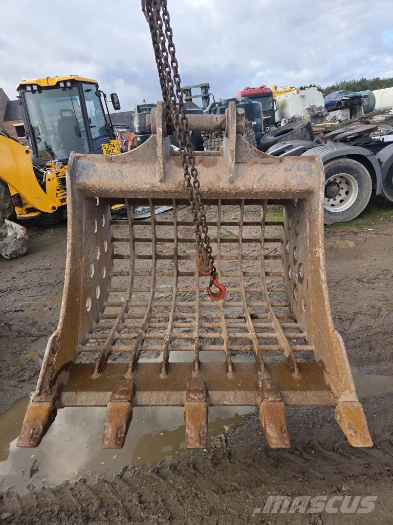 Selection of Digging Buckets to fit 20-24 ton Excavators Buckets