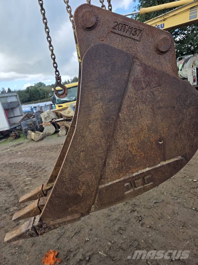Selection of Digging Buckets to fit 20-24 ton Excavators Buckets