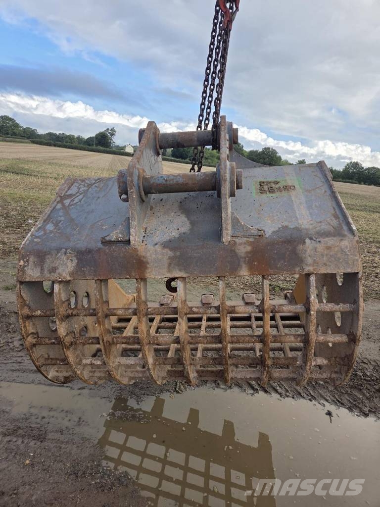 Selection of Digging Buckets to fit 20-24 ton Excavators Buckets