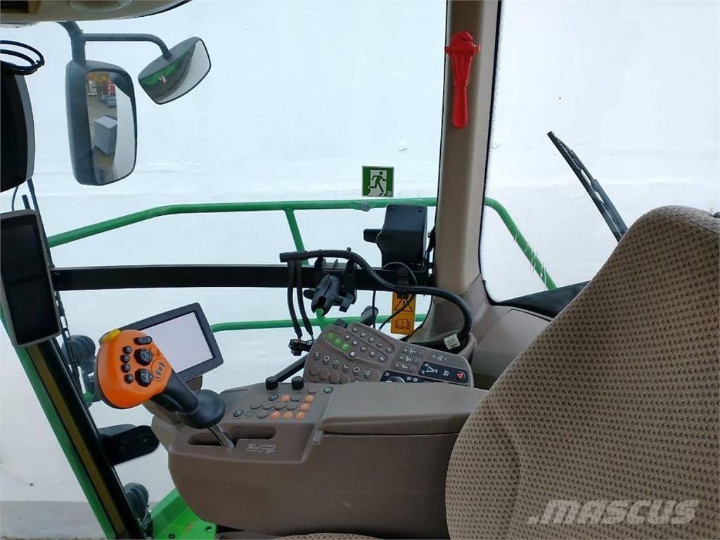 John Deere 8600 自走式青贮饲料收割机