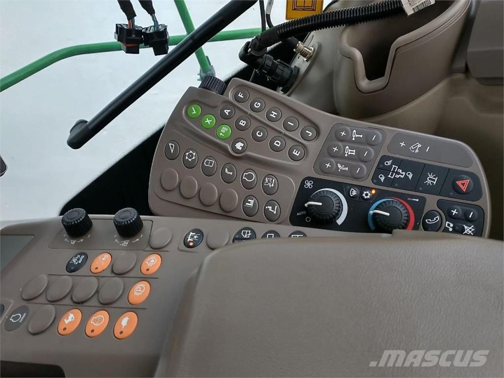 John Deere 8600 自走式青贮饲料收割机