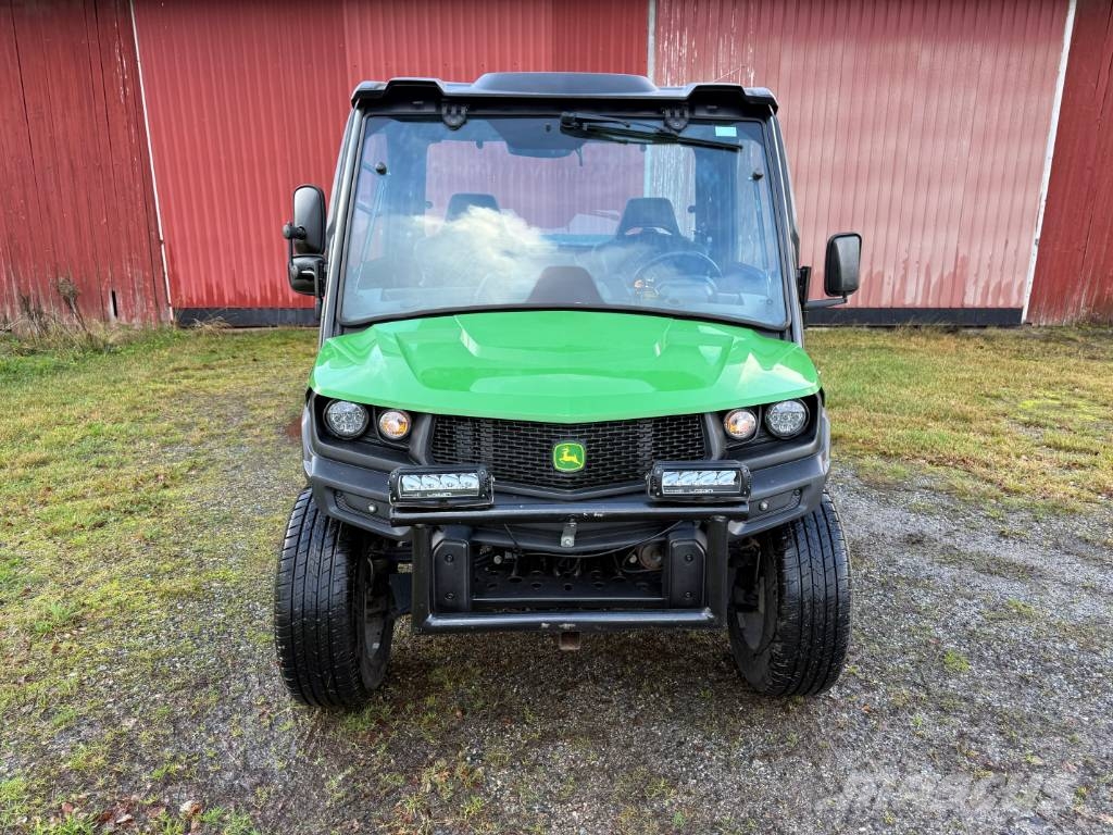 John Deere Gator XUV 865M UTV