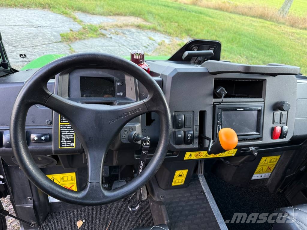 John Deere Gator XUV 865M UTV