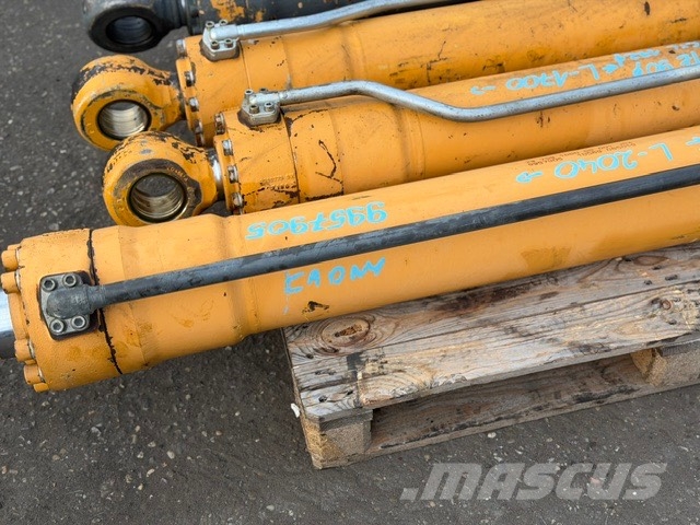 Liebherr R 924 USED HYDRAULIC CYLINDER COMPLET 4 PCS Hydraulikk