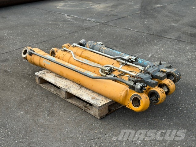 Liebherr R 924 USED HYDRAULIC CYLINDER COMPLET 4 PCS Hydraulikk