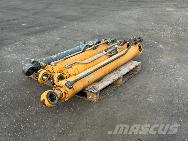Liebherr R 924 USED HYDRAULIC CYLINDER COMPLET 4 PCS Hydraulikk