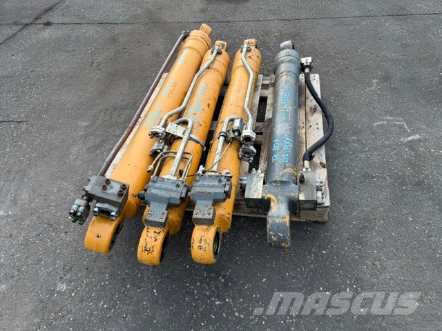 Liebherr R 924 USED HYDRAULIC CYLINDER COMPLET 4 PCS Hydraulikk
