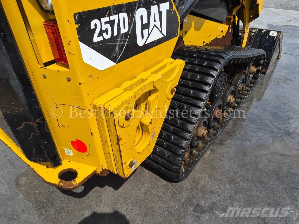 CAT 257D | 2014 | 2,932 hrs | INBOUND JEDDAH Schrankladers