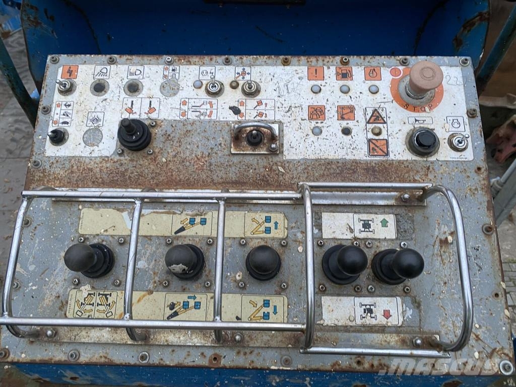 Aichi SR18A رافعات سلة تلسكوبية