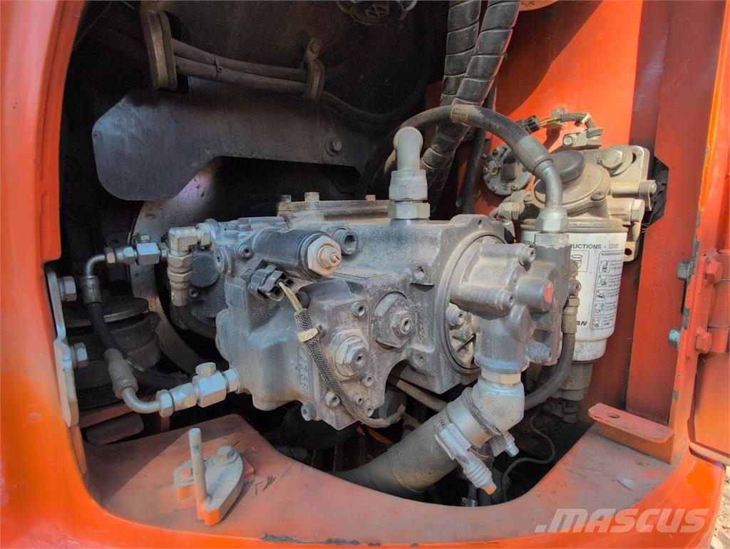 Doosan DX 140 LC-3 حفارات زحافة