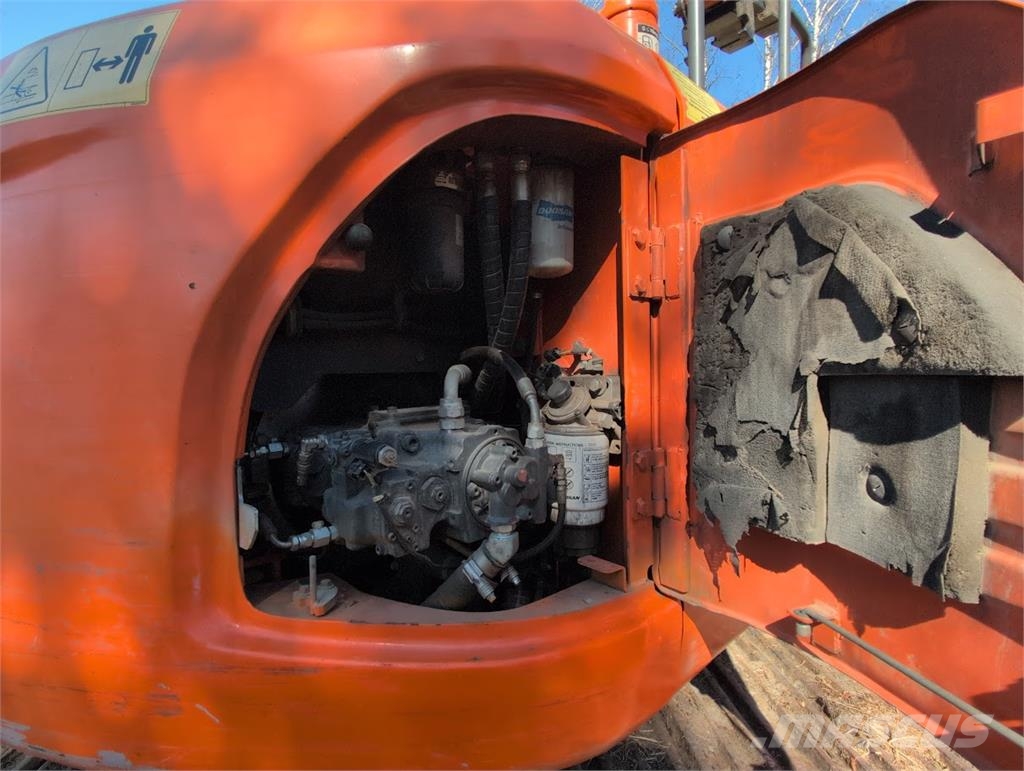 Doosan DX 140 LC-3 حفارات زحافة