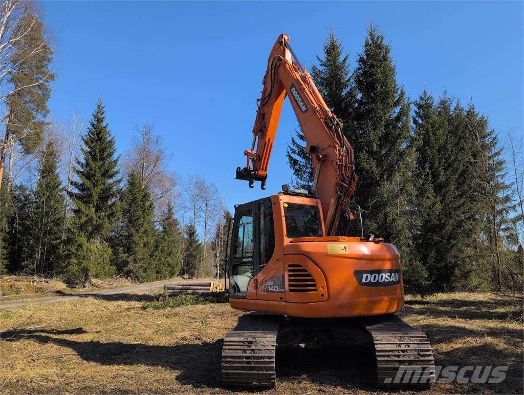 Doosan DX 140 LC-3 حفارات زحافة