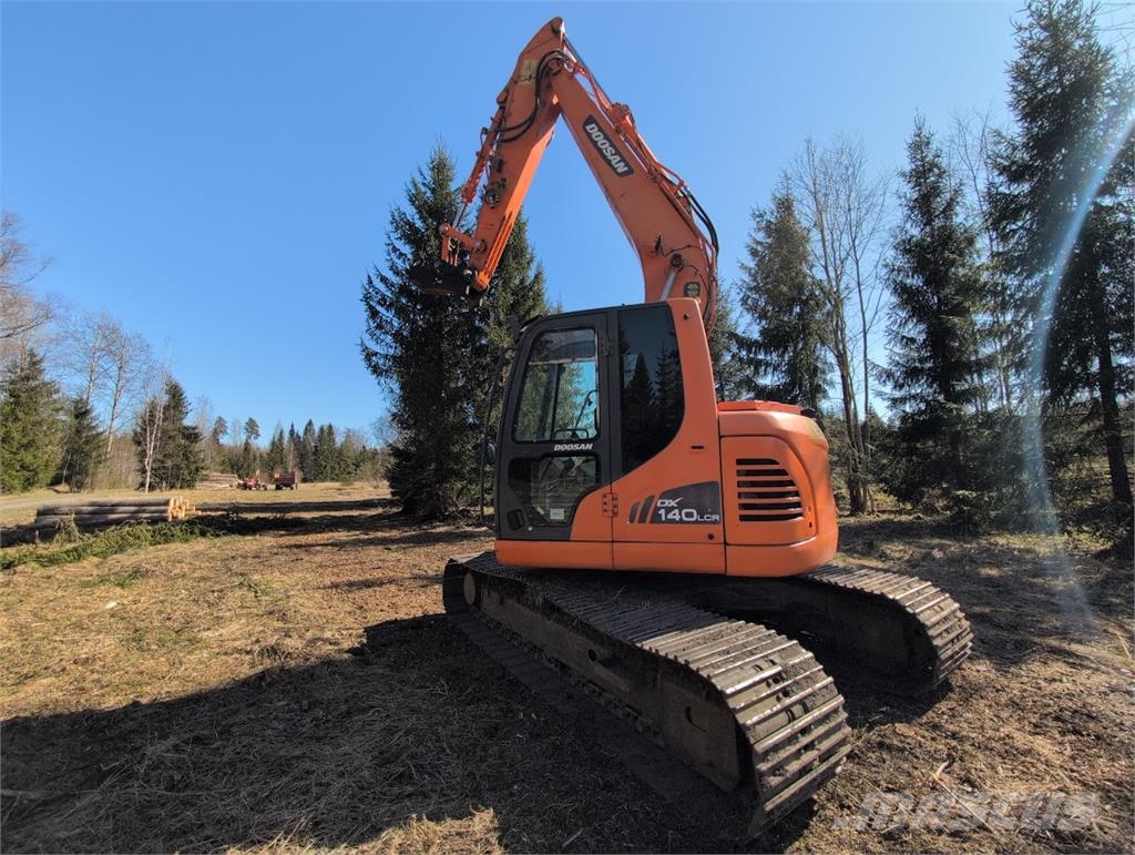 Doosan DX 140 LC-3 حفارات زحافة