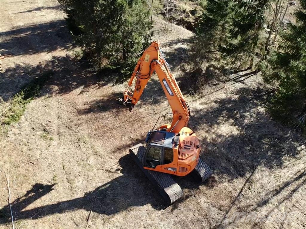 Doosan DX 140 LC-3 حفارات زحافة