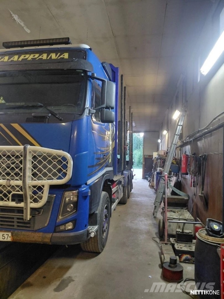 Volvo FH 16 750 شاحنات أشجار