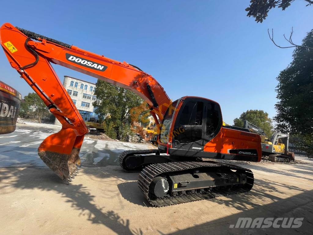 Doosan DX 225 LCA 履带挖掘机