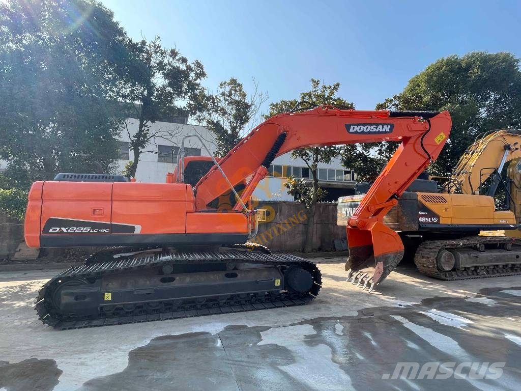 Doosan DX 225 LCA 履带挖掘机