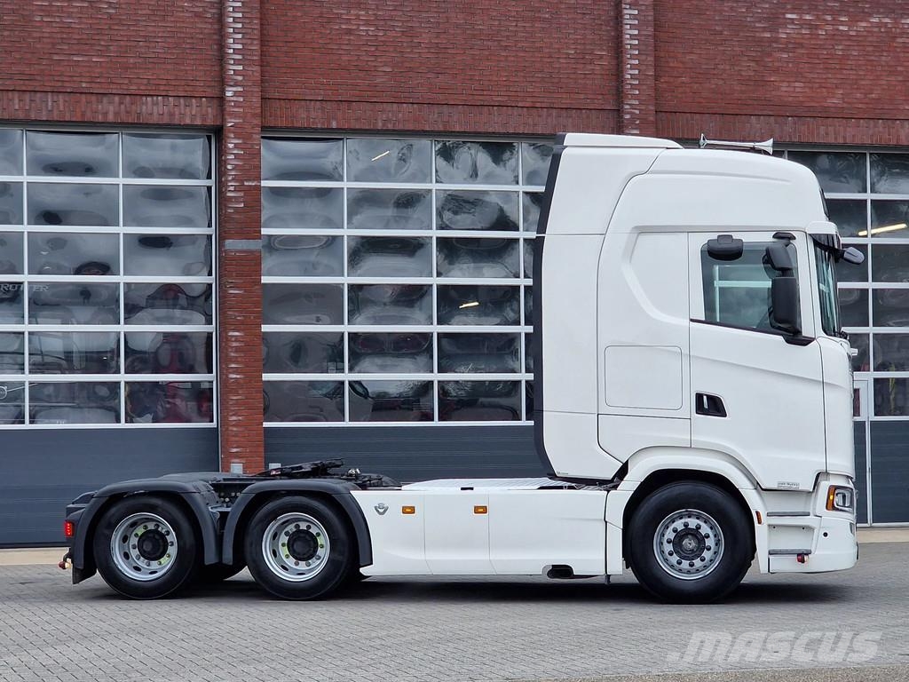 Scania 590S V8 NGS 6X4 - retarder - full air - leather - Camiones tractor