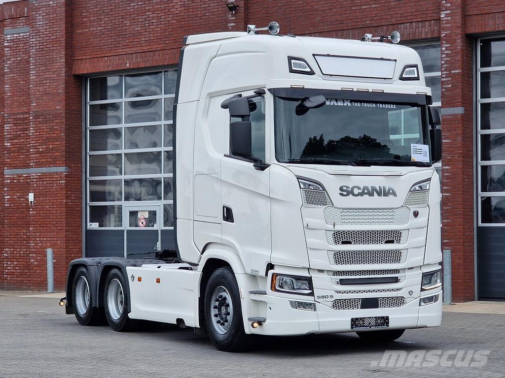 Scania 590S V8 NGS 6X4 - retarder - full air - leather - Camiones tractor