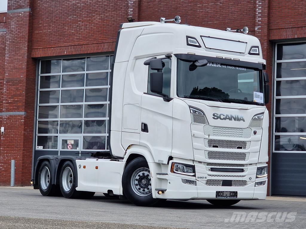 Scania 590S V8 NGS 6X4 - retarder - full air - leather - Camiones tractor