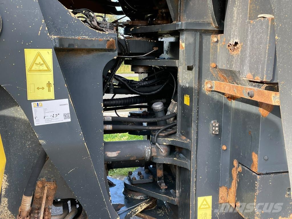 Komatsu WA500-6 輪胎式裝載機