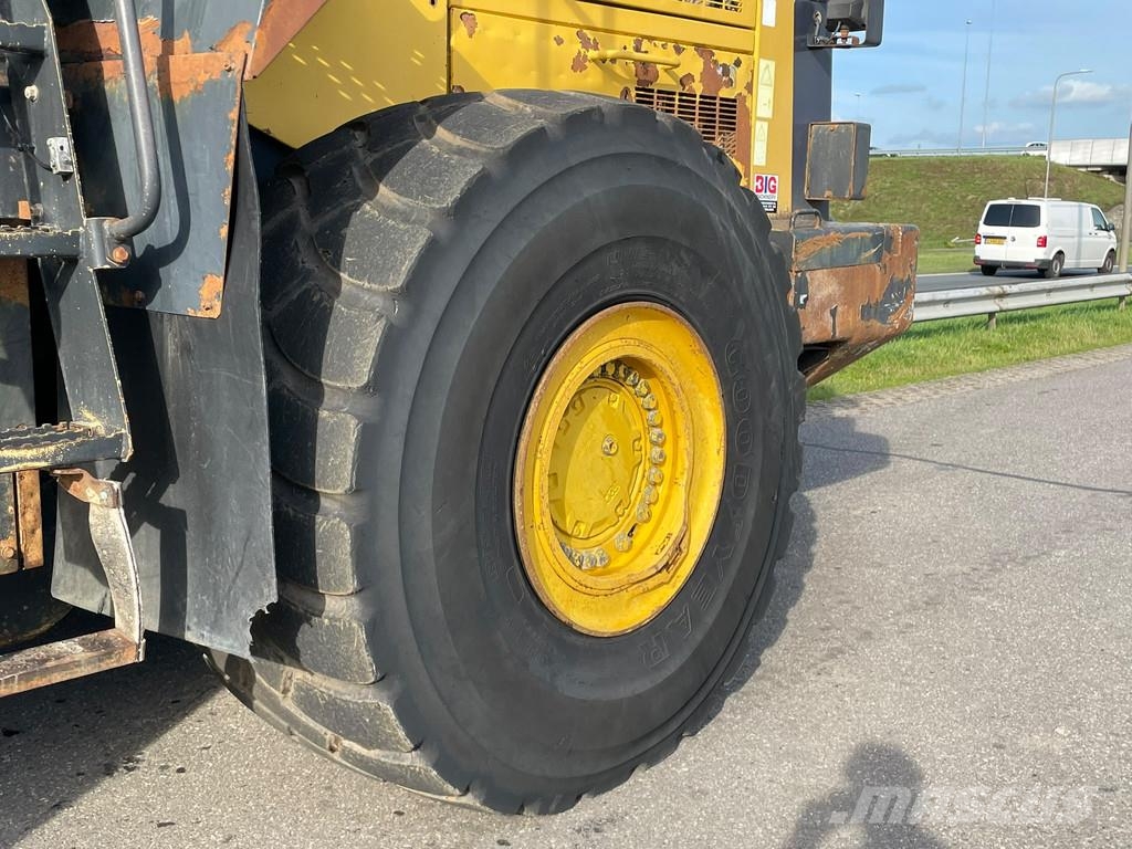 Komatsu WA500-6 輪胎式裝載機