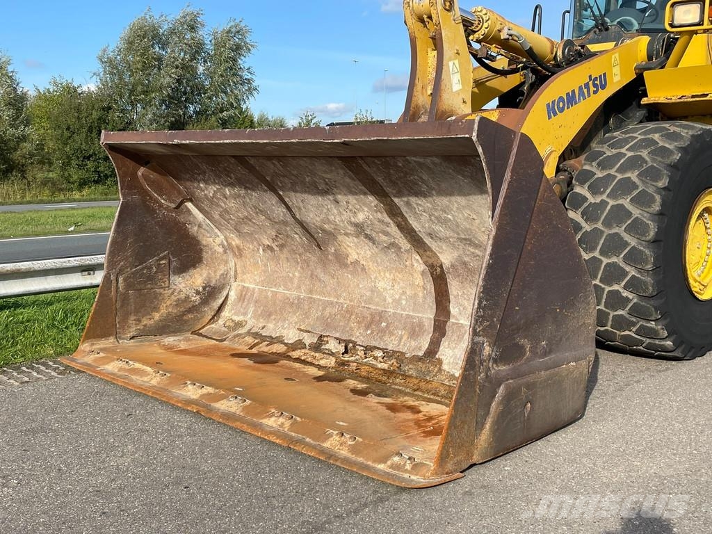 Komatsu WA500-6 輪胎式裝載機