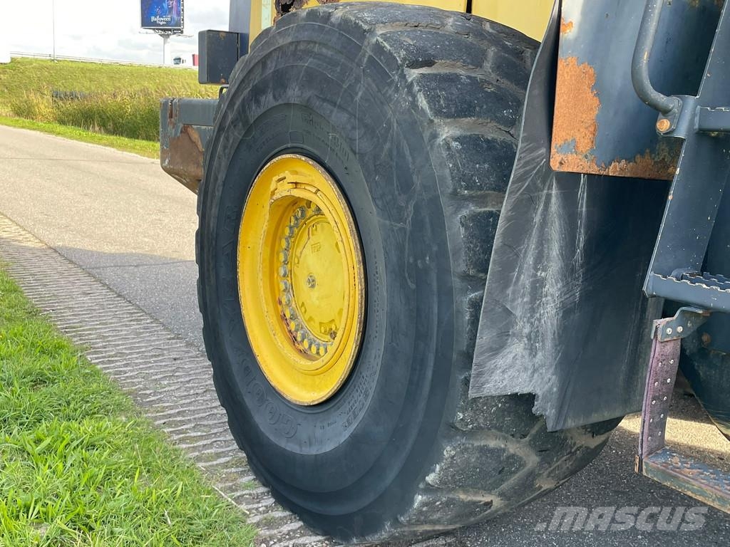 Komatsu WA500-6 輪胎式裝載機