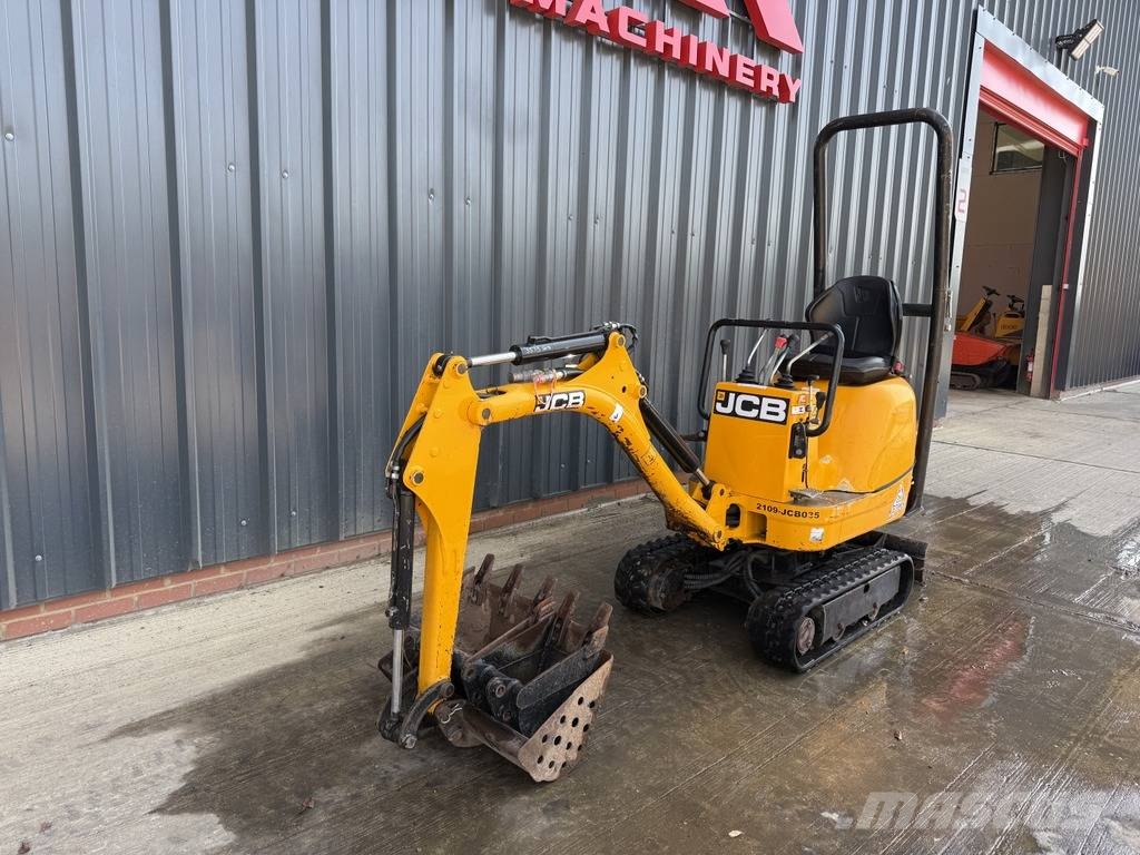 JCB 8008 CTS Micro Excavator with 3 Buckets 小型挖掘机