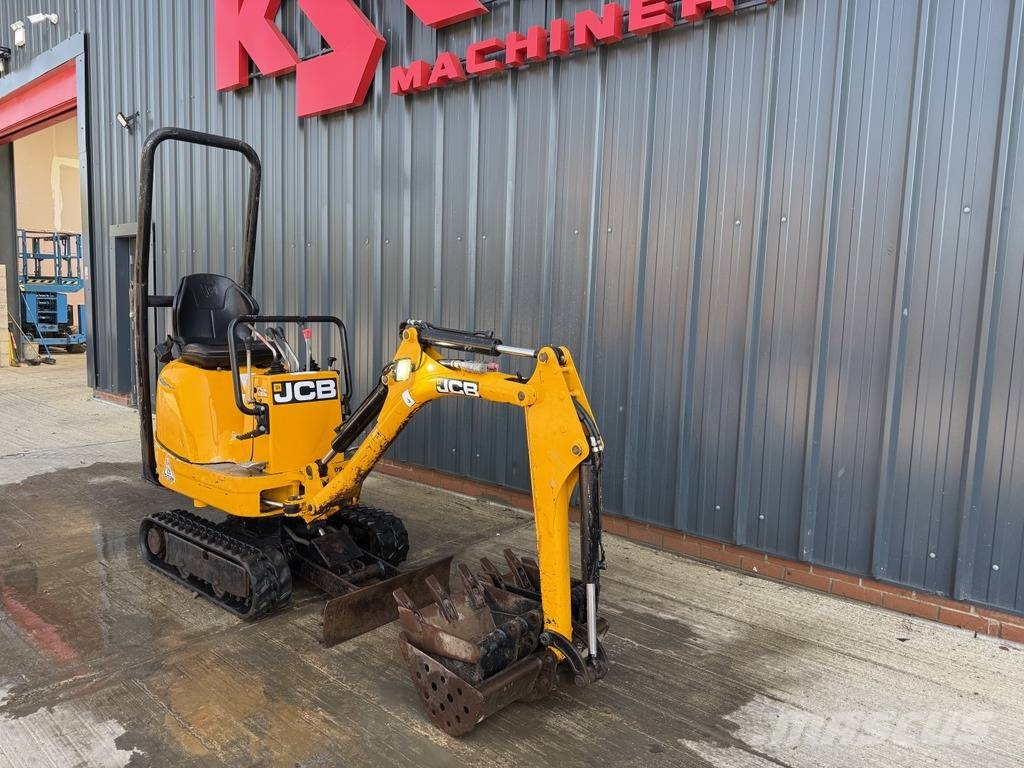 JCB 8008 CTS Micro Excavator with 3 Buckets 小型挖掘机