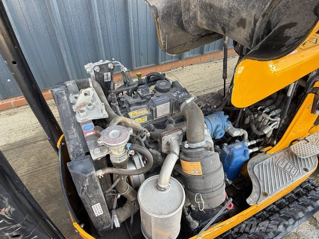 JCB 8008 CTS Micro Excavator with 3 Buckets 小型挖掘机