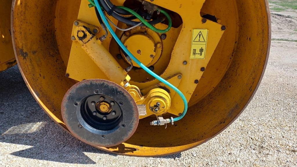 Stavostroj STA VH 950A típusú vibrohenger + zúzalékszóró Οδοστρωτήρες διπλού κυλίνδρου
