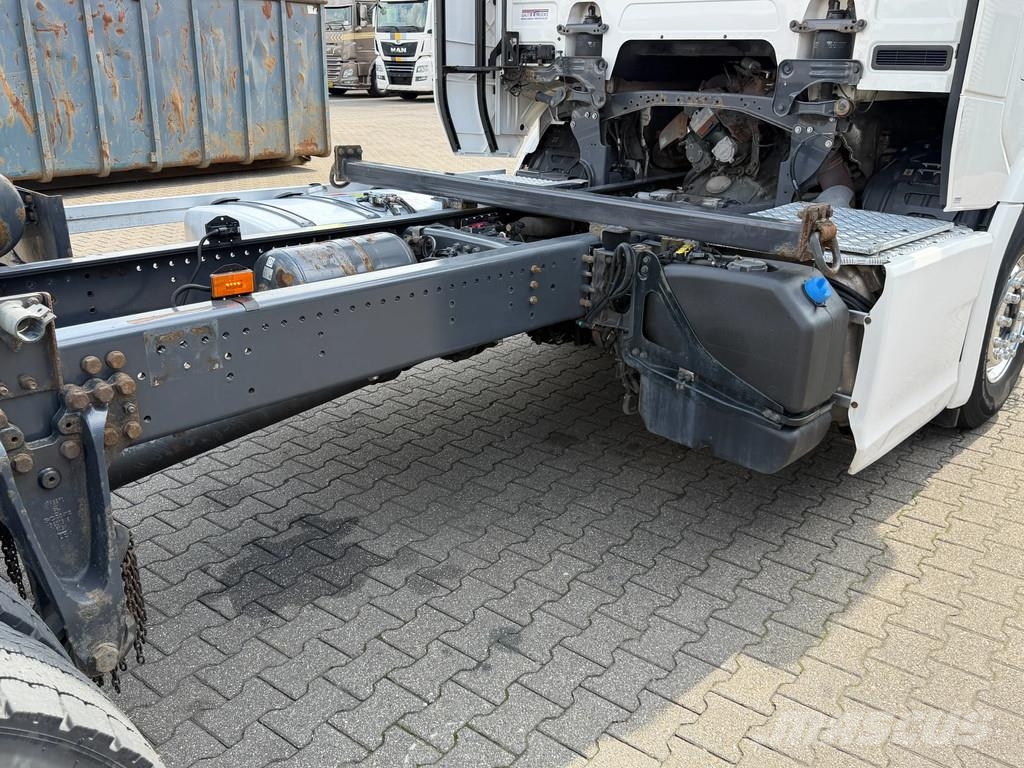 Scania R650 V8 6x2*4 Retarder Full Air 4.35 WB Euro 6 새시 운전실 트럭