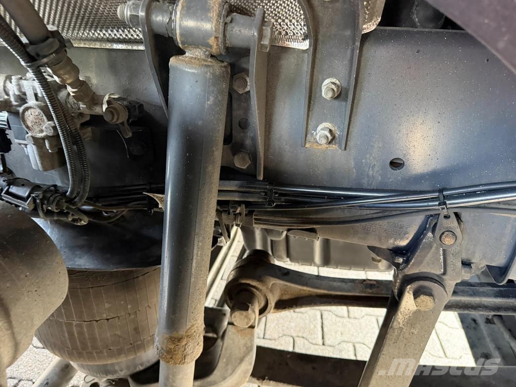 Scania R650 V8 6x2*4 Retarder Full Air 4.35 WB Euro 6 새시 운전실 트럭