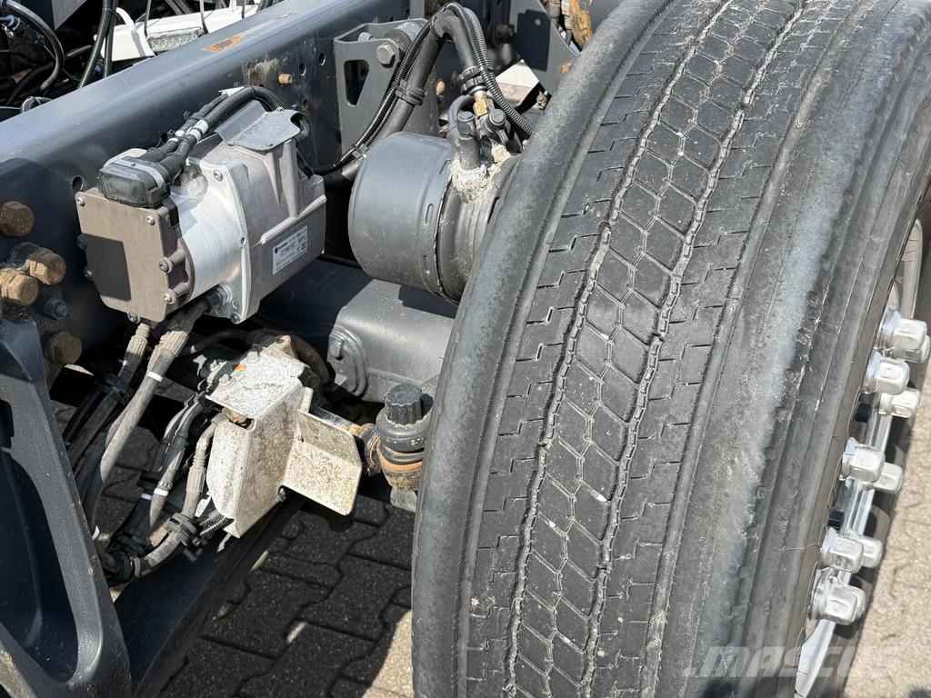 Scania R650 V8 6x2*4 Retarder Full Air 4.35 WB Euro 6 새시 운전실 트럭