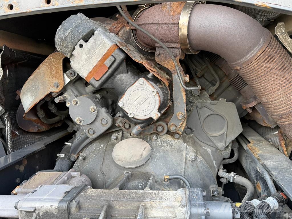 Scania R650 V8 6x2*4 Retarder Full Air 4.35 WB Euro 6 새시 운전실 트럭