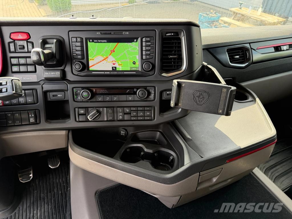 Scania R650 V8 6x2*4 Retarder Full Air 4.35 WB Euro 6 새시 운전실 트럭