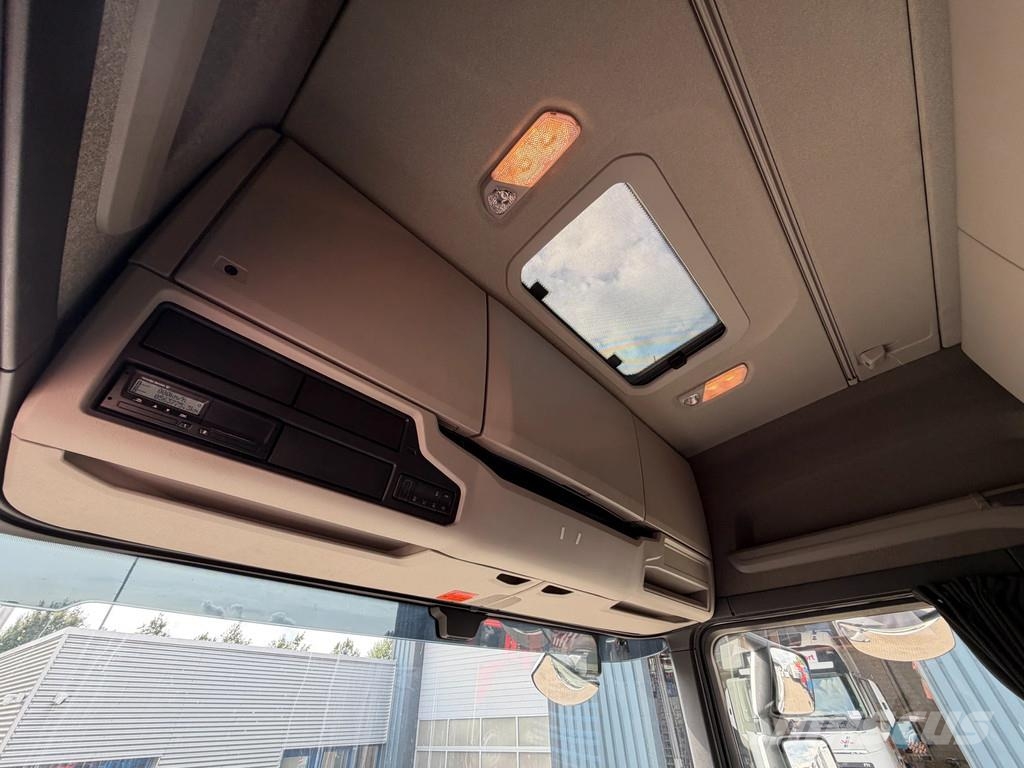 Scania R650 V8 6x2*4 Retarder Full Air 4.35 WB Euro 6 새시 운전실 트럭