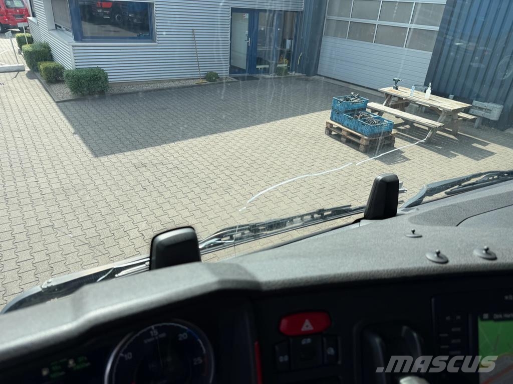 Scania R650 V8 6x2*4 Retarder Full Air 4.35 WB Euro 6 새시 운전실 트럭